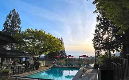 Seymour Private Bedroom, Ensuite Bathroom with Shared Pool, Hot Tub with Views