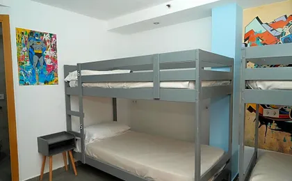 NEW ART BEACH HOSTEL- Albergue Juvenil