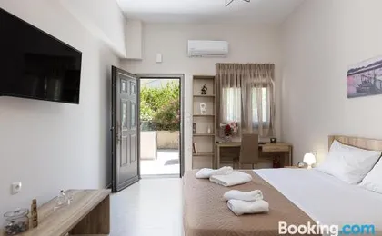 Nafsika apt, studio for 2, very close to the beach