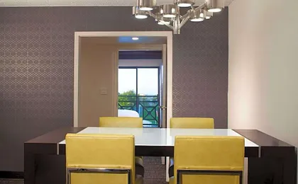 Embassy Suites by Hilton Philadelphia Airport