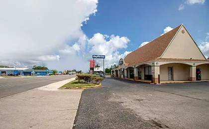 Hotel O Daylight Inn Elkhart I-90, IN