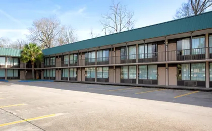 Port Allen Inn
