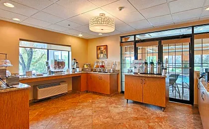 Comfort Inn & Suites Copley Akron