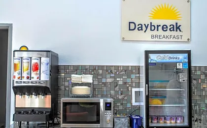 Days Inn & Suites by Wyndham Lubbock Medical Center
