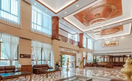 Ruili Yurui Hot Spring Garden Resort Hotel