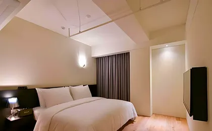 HOTEL498