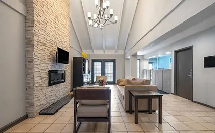 Days Inn by Wyndham College Park Airport Best Road