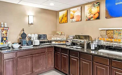 Comfort Inn & Suites Heath - Newark South