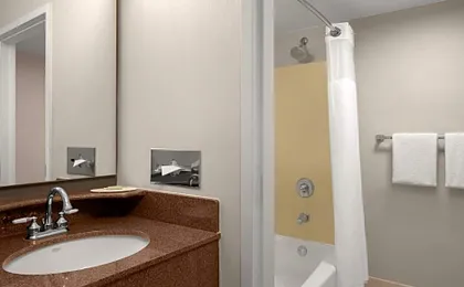 Courtyard by Marriott San Diego Central