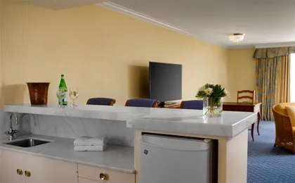 Garden Bar Room