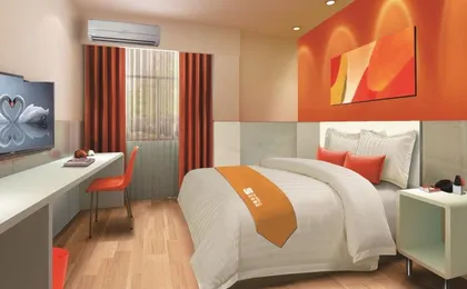Shell Xinzhou Xinfu District Railway Station Hotel