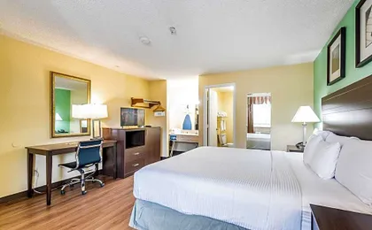 Days Inn by Wyndham Federal Way