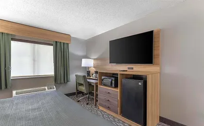 Best Western Plus Executive Inn