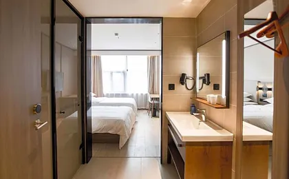 Hanting Hotel Shanghai Qingpu Huijin Road Metro Station