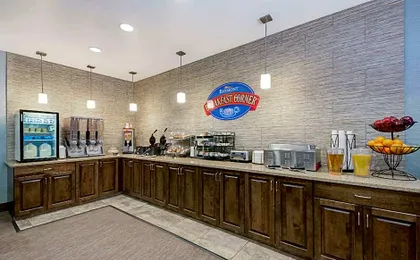 Baymont by Wyndham Minot