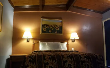 Del Aire Inn