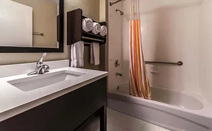 La Quinta Inn & Suites by Wyndham Collinsville - St Louis