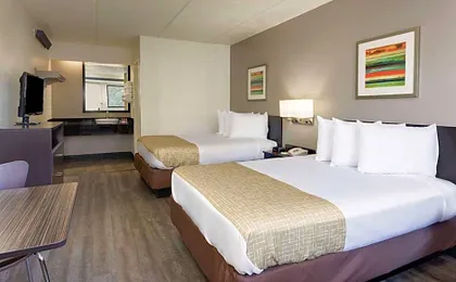 Travelodge by Wyndham College Park