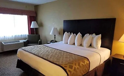 Best Western Crossroads Inn