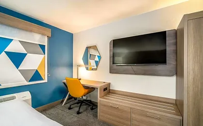 Holiday Inn Express And Suites Phoenix Mesa West By IHG