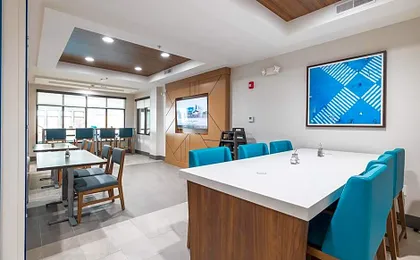 Holiday Inn Express Hotel and Suites Saint Robert By IHG