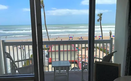 Direct oceanfront, fantastic ocean view, separate bedroom ! - Pools open !