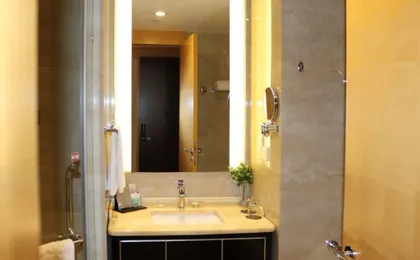 QueenSir International Hotel