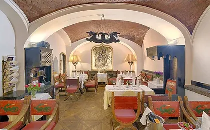 Hotel Embassy