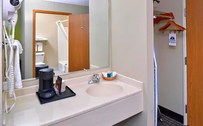 Regency Inn Geneseo IL I-80