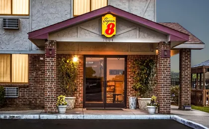 Super 8 By Wyndham Greenville