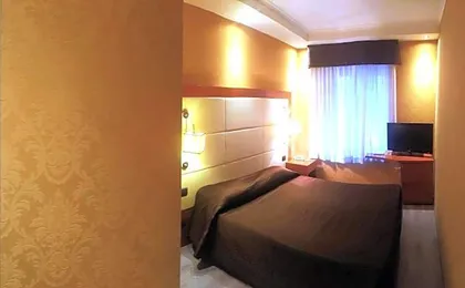 939 Hotel