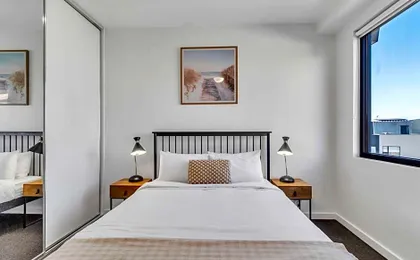 Portside Paradise - Steps away from the Port