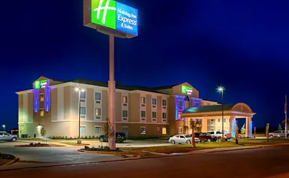Holiday Inn Express & Suites Cotulla By IHG