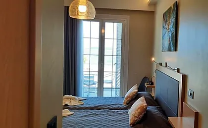 ANGELO Cafe Hotel