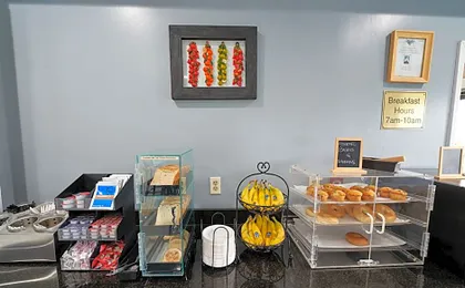 Admiralty Inn & Suites - a Red Collection Hotel