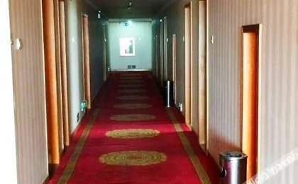 Pai Hotel (Jingbian North Street Old Station Store)