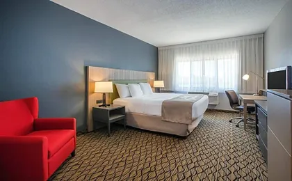 Days Inn & Suites by Wyndham Rochester Hills MI
