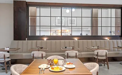 DoubleTree by Hilton South Charlotte Tyvola