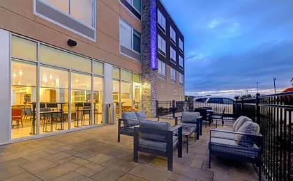 Holiday Inn Express And Suites Brighton By IHG