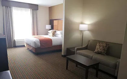 Best Western Plus Hinton Inn & Suites