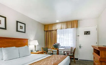 The Inn at 1252 Monterey