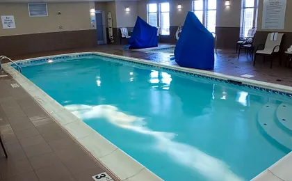 Holiday Inn Express & Suites Youngstown West I 80 By IHG