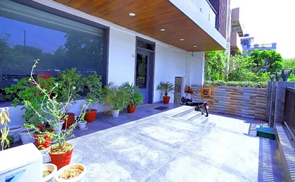 Hotel Premium in Noida Sector 12
