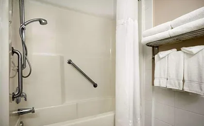 Days Inn & Suites by Wyndham Langley