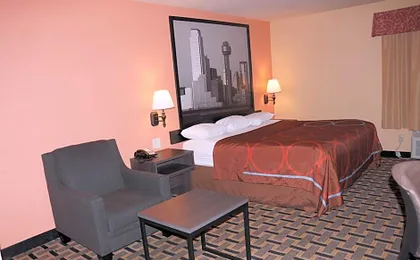 Super 8 by Wyndham Farmers Branch/North Dallas