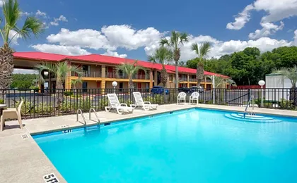 Super 8 by Wyndham Defuniak Springs