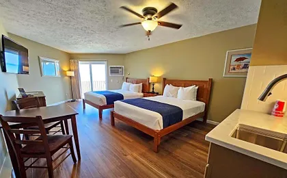 Pointes North Beachfront Hotel - 2 Person Spa Tub Studios