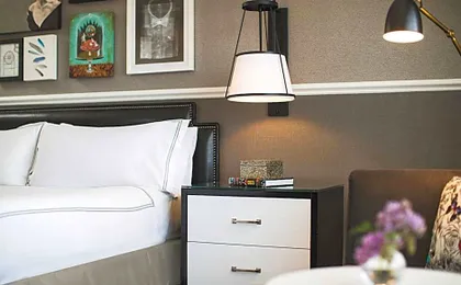 The Lindy Renaissance Charleston Hotel