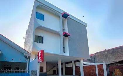 OYO 1319 88 Exclusive Residence