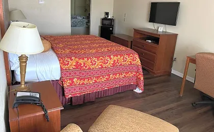 Riviera Inn and Suites